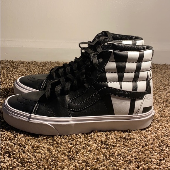 Vans - Picture 3 of 5